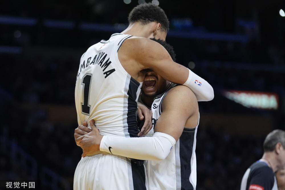 为球迷们带 为球迷们带